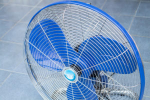 Big-Fans-vs-Small-Fans-300x200