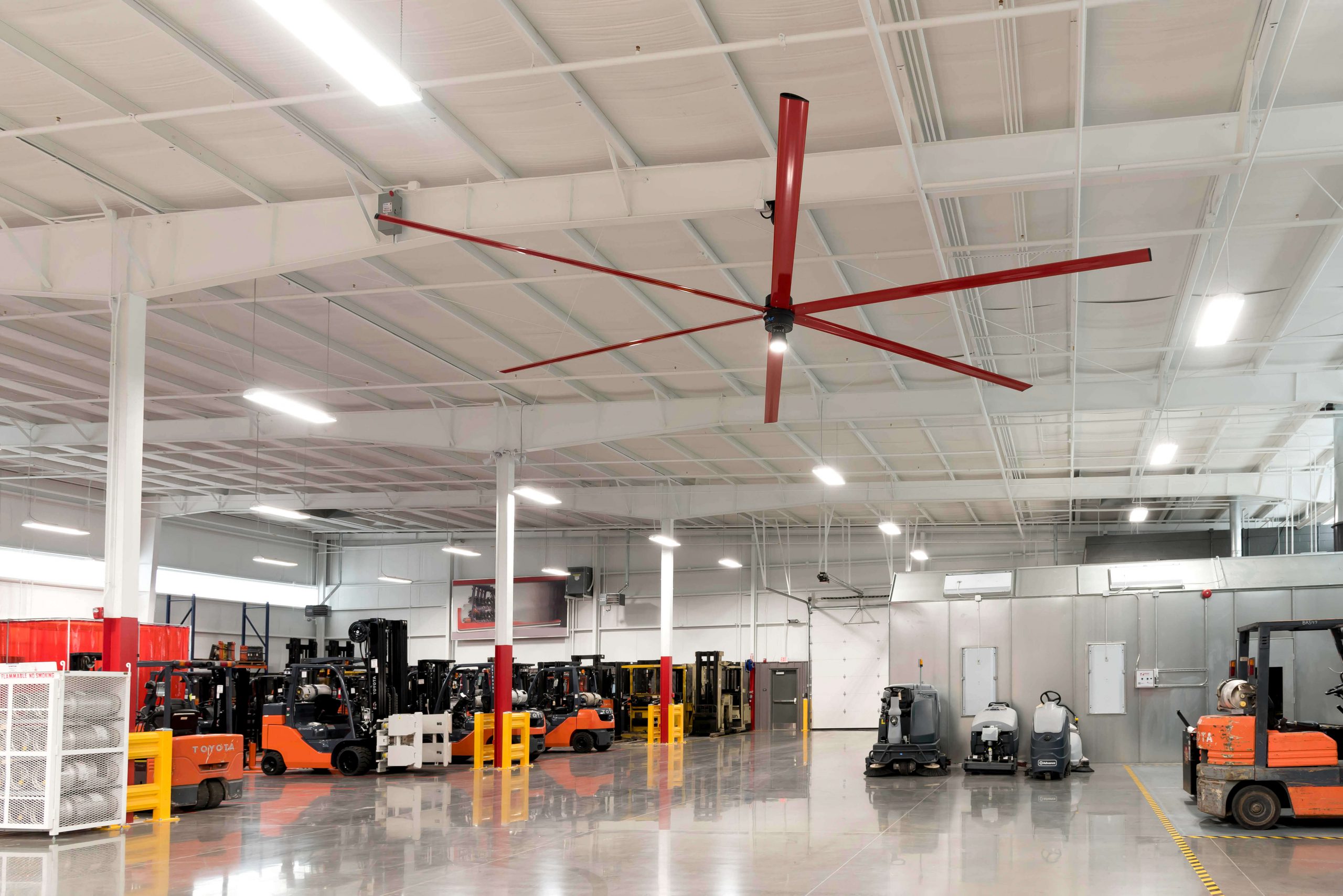 Industrial_Warehouse_Lift_Truck_Center_Springfield_MO_MacroAir_AVD780_20ft_Powdercoated_Red_7-scaled